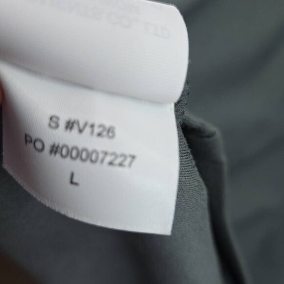 Vuori Strato Tech T-Shirt Mens Large Blue Performance Athleisure Gym Workout v12 - Picture 9 of 10